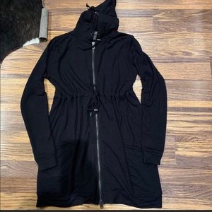 Pea in the Pod black jacket hoodie (maternity)